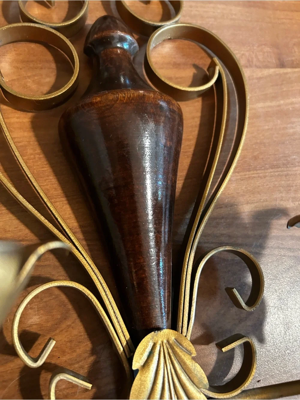 N/A elegant gold
